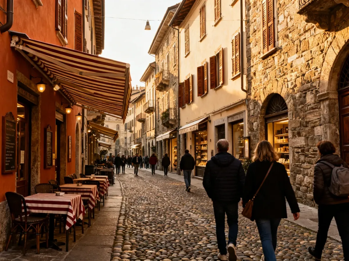 Brukowana ulica Via Gombito w historycznym Górnym Mieście Bergamo